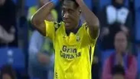 “周跃龙台球赛第三轮暂居领先位置”